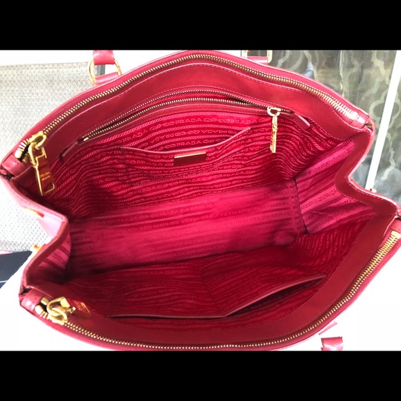 Authentic Prada Red Saffiano Large Tote Bag - Picture 5 of 8